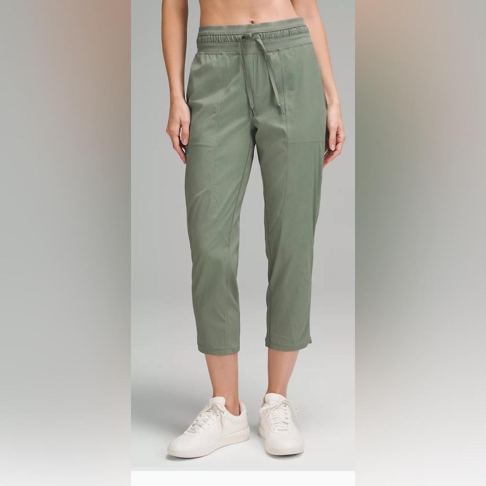 Lululemon Athletica Olive Ankle Pants